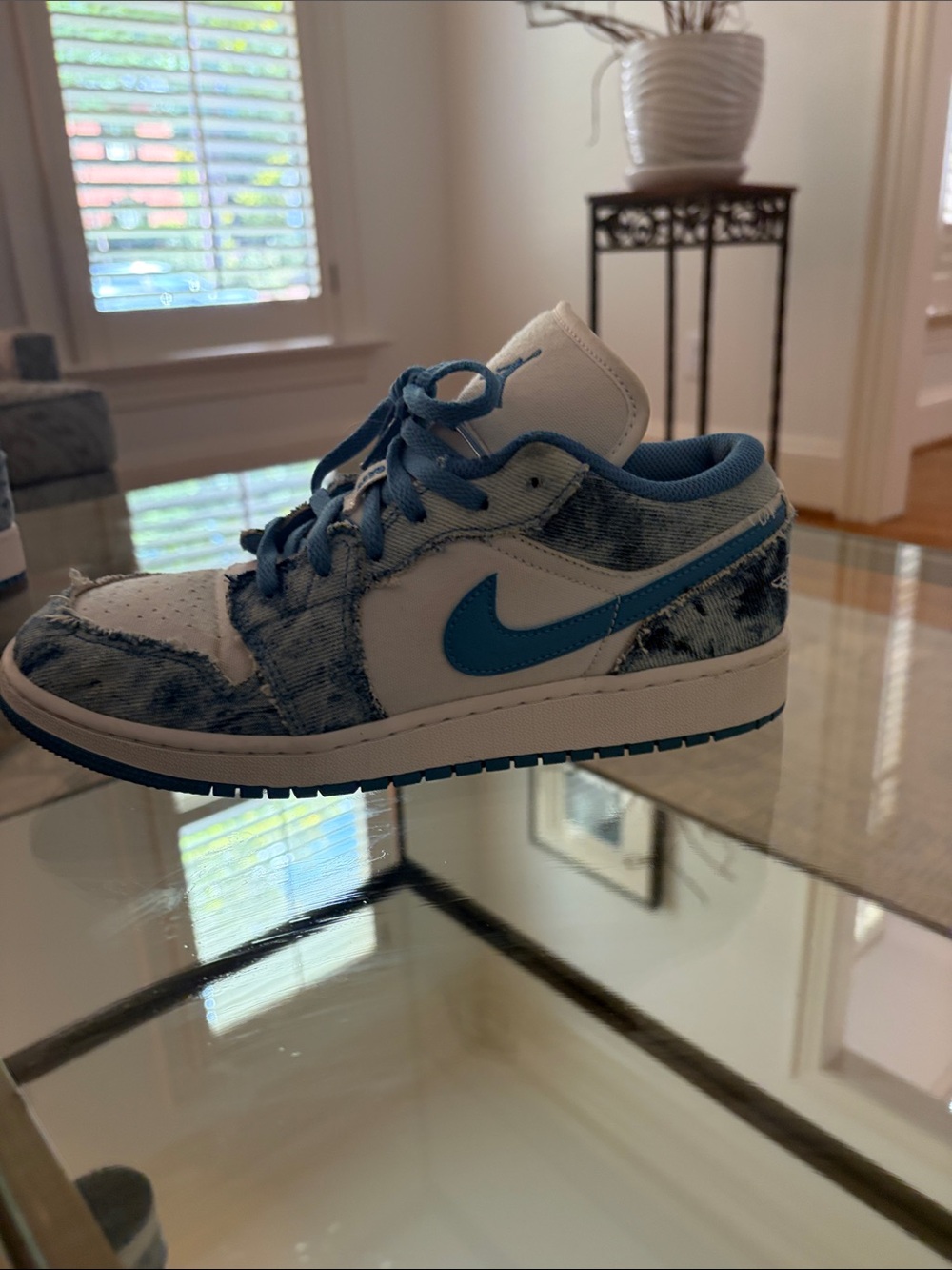 Denim Nike Jordan Kids Low-Top Sneakers in White and Blue